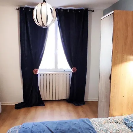 Compiègne, 2 Pièces, 2 Personnes - Fr-1-526-27